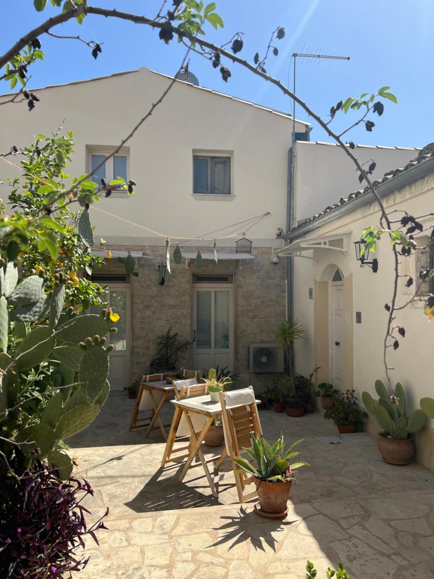 Chicchi Di Melograno Bed and Breakfast Modica Eksteriør billede